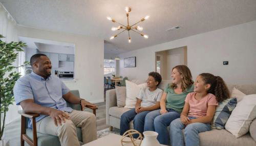 Stunning 4BR 2BA Hot Tub Cozy Holiday Home in Plano - Foto 4