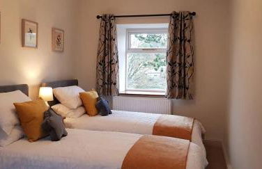 The Beautiful Bobbin - Premium Cottage with views, local walks, wood burner & pubs - Photo 36