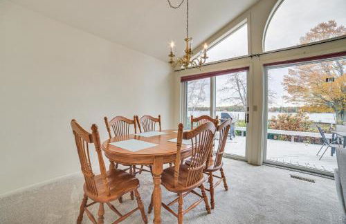 Lakefront Home with Deck and Dock in Oscoda Twp! - Foto 6