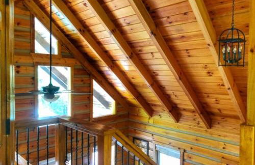 Big Boulder-Hot Tub, WiFi, Firepit, Arcade, Hiking - Foto 7