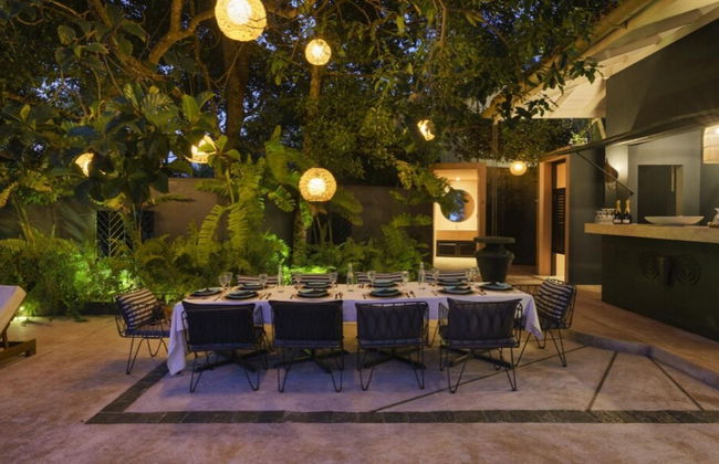 Cool and Contemporary Hilltop Villa With Ocean Views - Photo 40