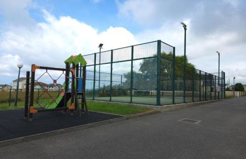 Costa Foz Apartment Playa de Llas, terraza, piscina y pista de pádel - Foto 19