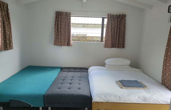 1 double and 1 sofa bed Garden Chalet - Foto 1