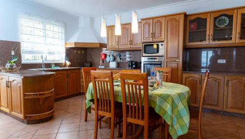 Casa Do Dino - Photo 3, stove, dishwasher, toaster