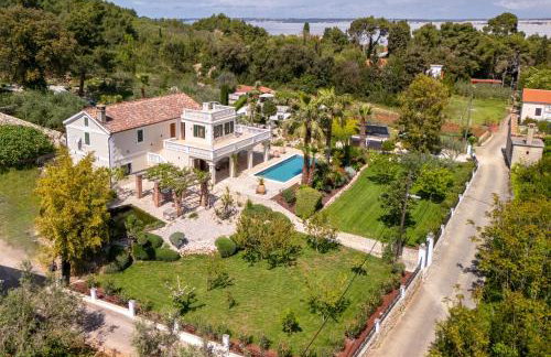 Aurora Lukorana - Photo 47