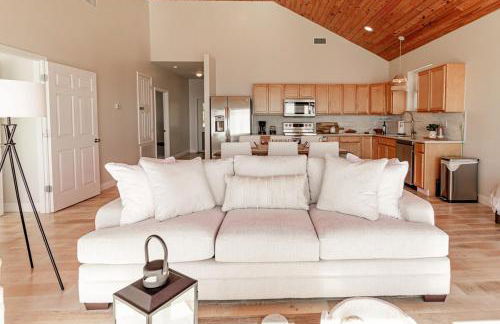 Private Waterfront Beach House with Fire-pit - Foto 27