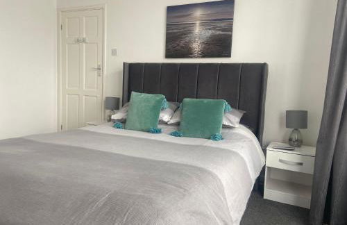 BeRo Bungalow with a hot tub & a large garden! - Foto 6