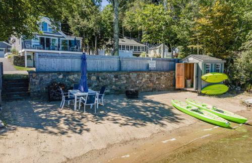 Beautiful Home 30 Feet from the Sand at Spofford Lake! - Foto 7