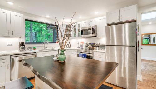 Sawyer Retreat with Fire Pit Less Than 2 Mi to Beaches! - Foto 2