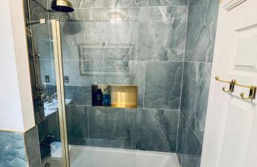 A Penthouse by Tower Bridge - Photo 8