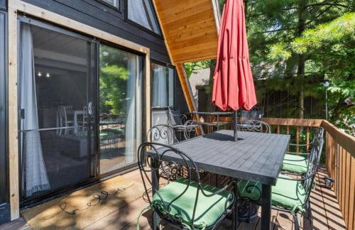 Pet Friendly A Frame w/ Private Dock & Great Lake Views - Foto 34