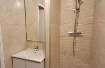 Appartement refait à neuf, climatisé, en rez-de-jardin, à 30 secondes de la plage - Foto 6