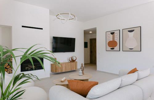 Emerald Harmony Villa with Private Pool & Jacuzzi - Photo 45