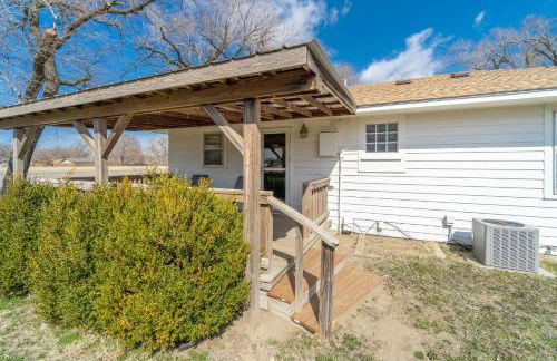 2 Bed 1 Bath Home w 2 Car Garage & Fenced Yard - Photo 22