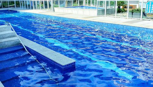 Unlimited Ocean Front - Frente à Praia Vista Mar Hidromassagem 2 Piscinas Climatizadas 2 Saunas Seca e Úmida Wi-Fi 350MB - Foto 3