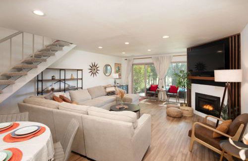 Blacklake Resort Vacation Rental Nestled on the 9t - Foto 7