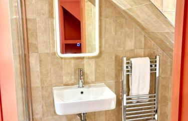 Poole Quay Apartment - Perfect Location - Beatiful Roof Terrace - Free Parking - Photo 4