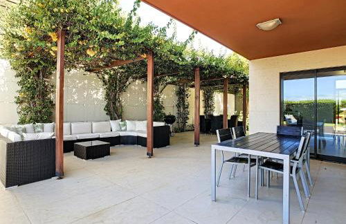 Villa Vitoria - by LovelyStay - Foto 38