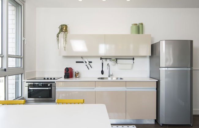 Bauhaus Boutique by TLV2rent - Photo 34