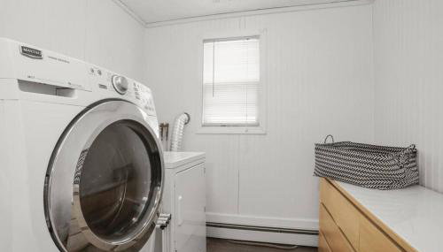 Pet Friendly Milford Beachfront Home - Foto 4