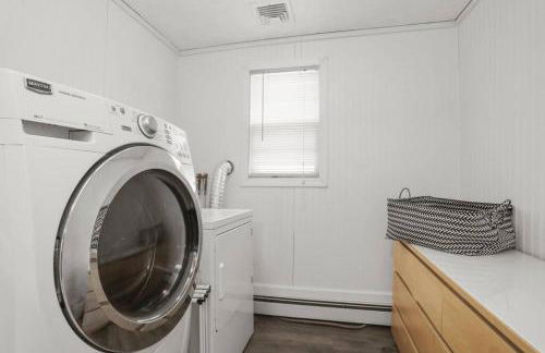 Pet Friendly Milford Beachfront Home - Foto 4