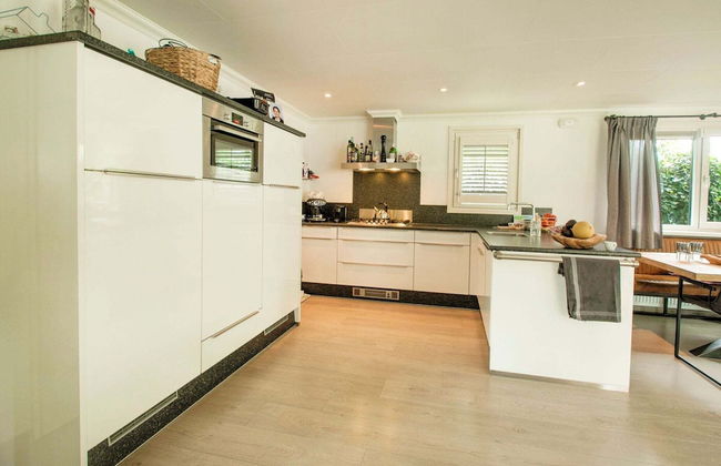 Wonderful Holiday Home nearby Efteling with Private Heated Pool & Hot Tub - Foto 6