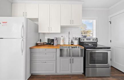 Comfy Modern Farmhouse Cottage w/ Private Patio! - Foto 3