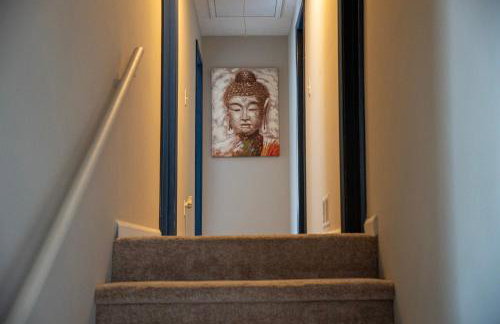 Charming 3 Bedroom Home with Spacious Living and Convenient to Shopping & Interstate - Foto 17