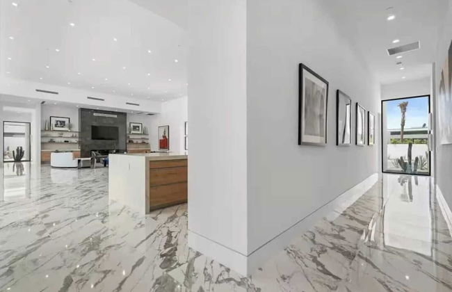 Sleeps 20 7-bedroom Villa w/ Pool, Putting Green & Hot Tub Bravo Villa #11 by Avantstay - Foto 31