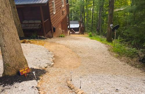 Trailseeker Cabin w King Bed Hot Tub at Red River Gorge Natural Bridge - Foto 8