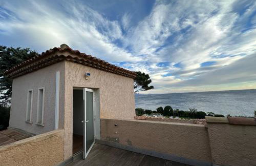 La Roche Bleue - Villa de charme avec vue exceptionnelle bord de mer piscine privée jardin et terrasse - Foto 29
