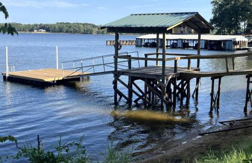 Spacious Modern Cabin on Toledo Bend Lake with Gorgeous Deck and Patio for an Amazing Family Getaway in Hemphill, Texas - Foto 33