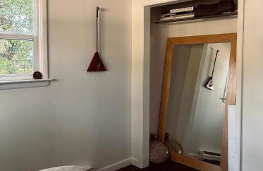 Chic Dunes Cottage with HOT TUB near Warren Dunes - Foto 18