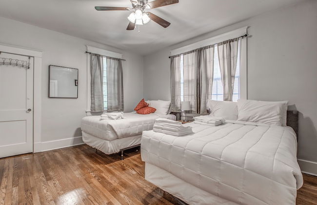 The Rolling Stone Near Downtown - Photo 1