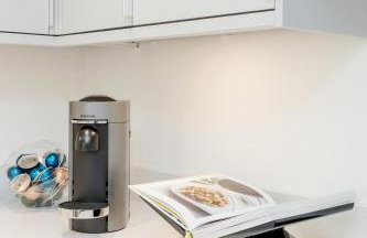 Luxury Central Mayfair Townhouse with A/C 3BR 3BA - Photo 37