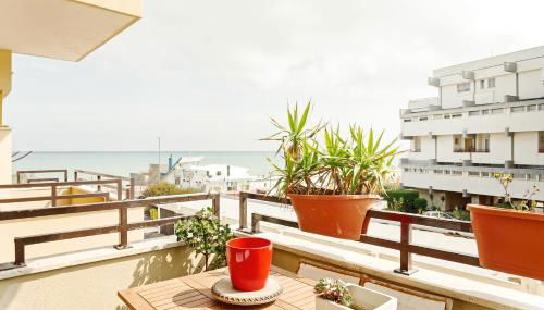 GuestHost - Bari Airport Seaview Apartment - Foto 2