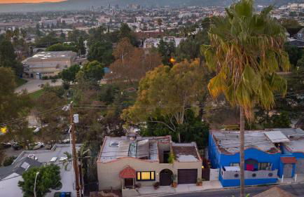 Spanish Revival Charm in Silver Lake w Patio BBQ Walkable Location Maltman Manor by AvantStay - Photo 1