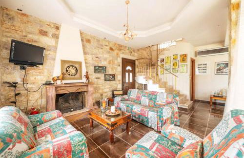 Mountain Oasis - Pool & Playground near Neda Falls - Foto 8