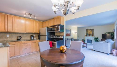 the Romeo, Best Area, 2 Bedrooms, WD, Jacuzzi Bath, No Stairs, New Carpet, 825sf - Foto 4