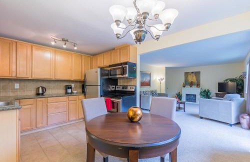 the Juliet, Best Area, 2 Bedrooms, WD, Jacuzzi Bath, New Carpet, 825sf - Foto 9