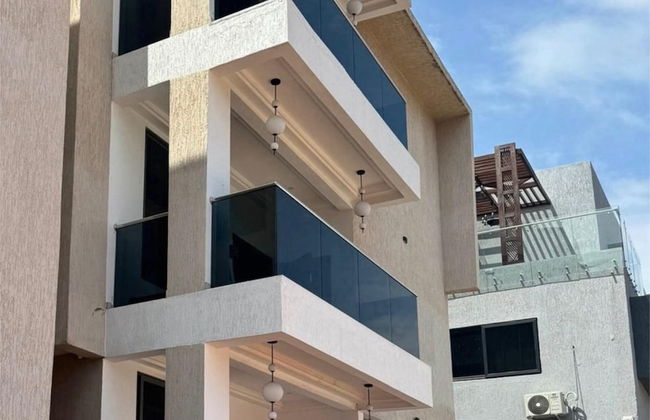 2BR Apartment With Pool and Wifi Near Airport - Foto 16