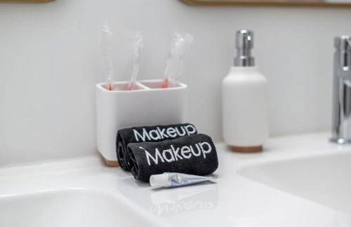 Tranquil Light-Filled Retreat 3BR Ranch - Photo 36