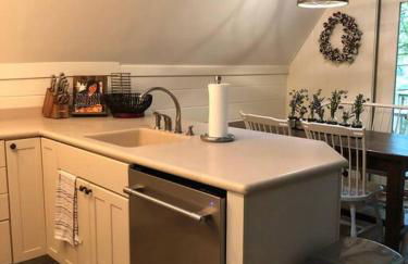 Cozy Cottage w Hot Tub, 5 min walk to Main St - Foto 17