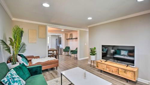 Private Yard and Fire Pit Commerce Home! - Foto 4