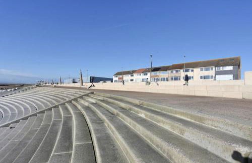 Fabulous beachfront 3 bed house with parking - Foto 53