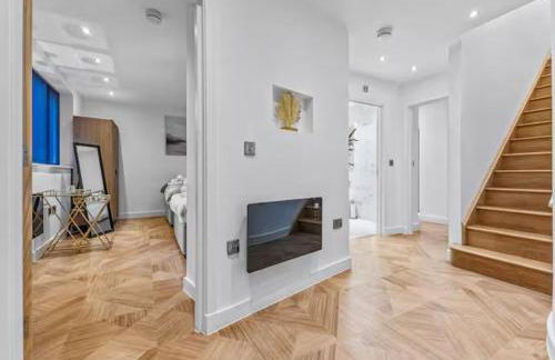 Super King Penthouse Minutes from Arndale Centre - Pass the Keys - Foto 15