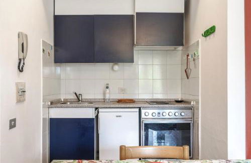 HOST4U - Loft del GARDA Residence with Pool, Front Lake Building - Foto 7