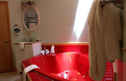 Unique Wooden Yurt Rental for a Vacation near Beckley, West Virginia - Foto 19