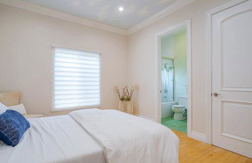 Regal 4 bed with hot tub close to Universal sleeps 15 - Foto 26