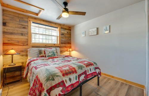 Pocono Couples Getaway! Cute Cabin on 8 Acres - Foto 13